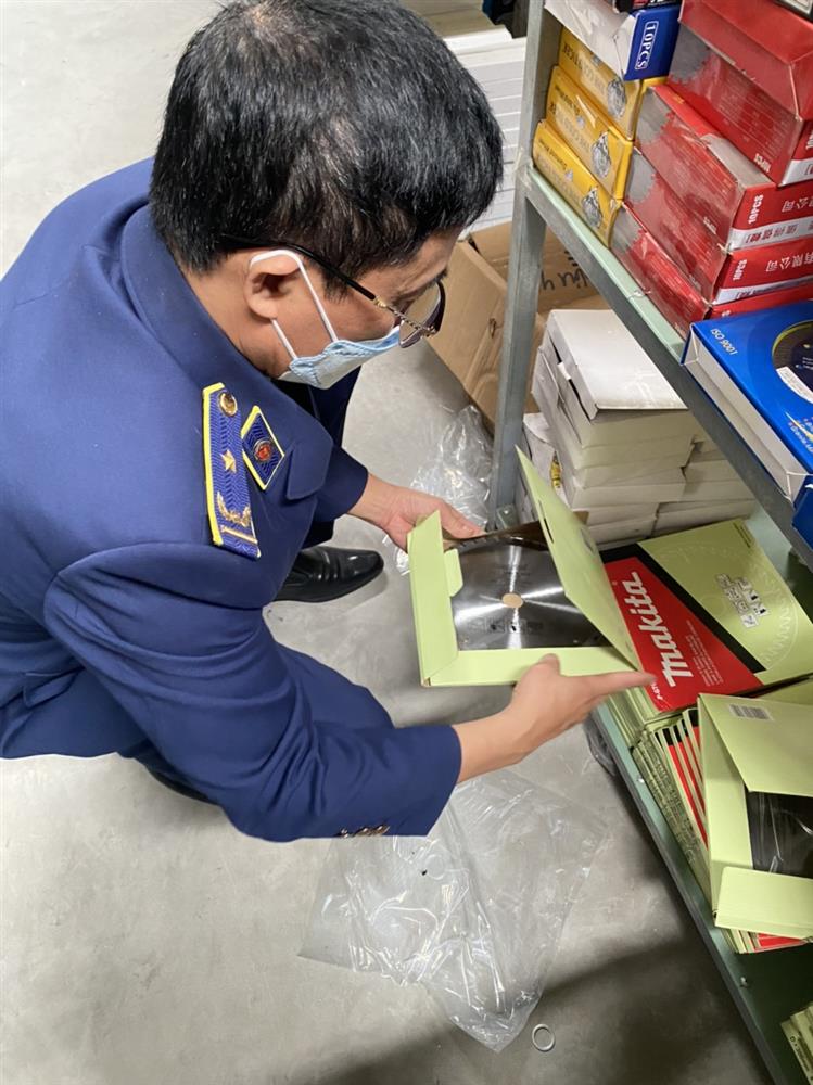 Tạm giữ gần 3.000 sản phẩm cơ khí có dấu hiệu giả nhãn hiệu Makita